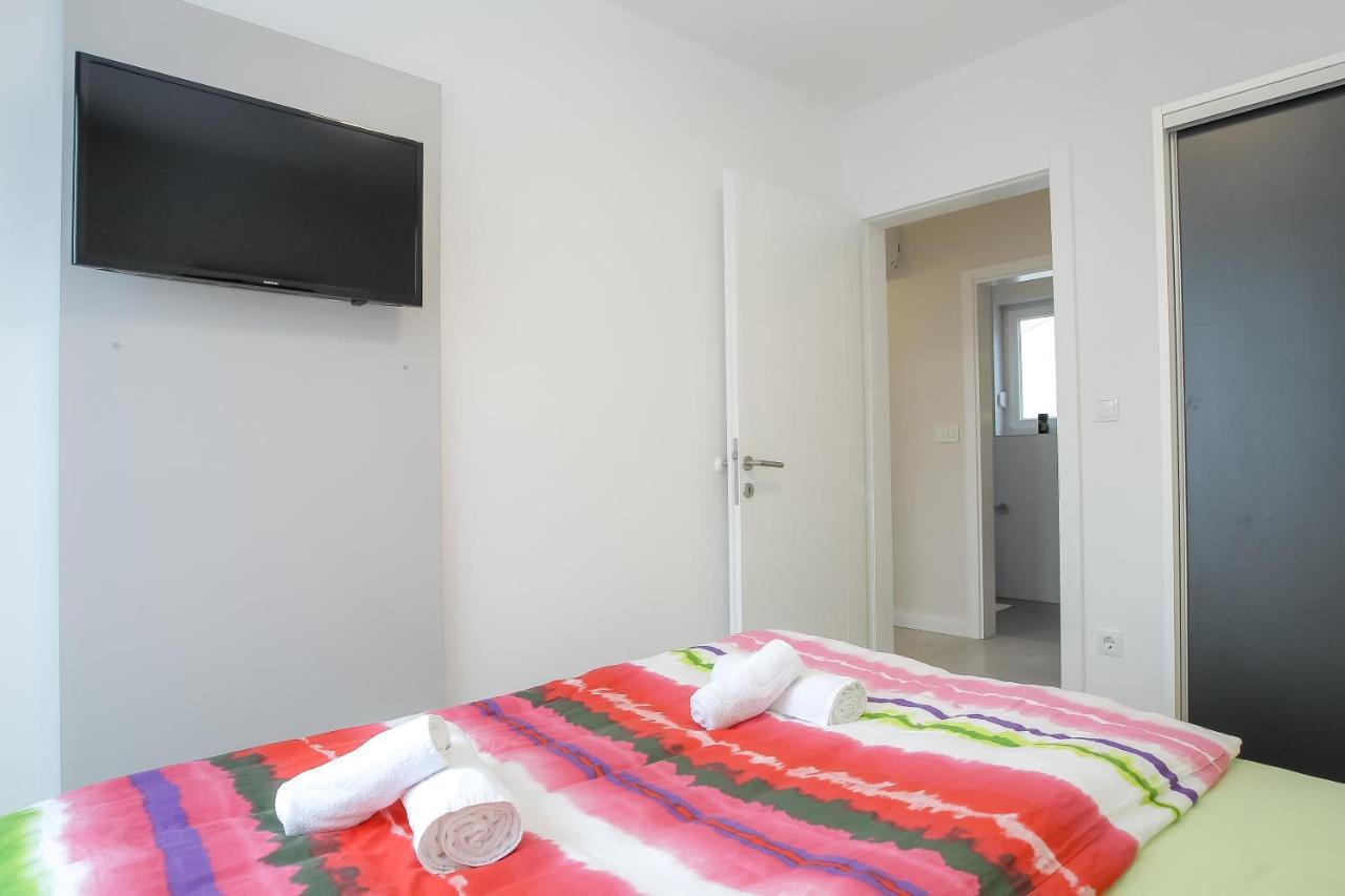 Apartments Tomana نوفاليا الغرفة الصورة