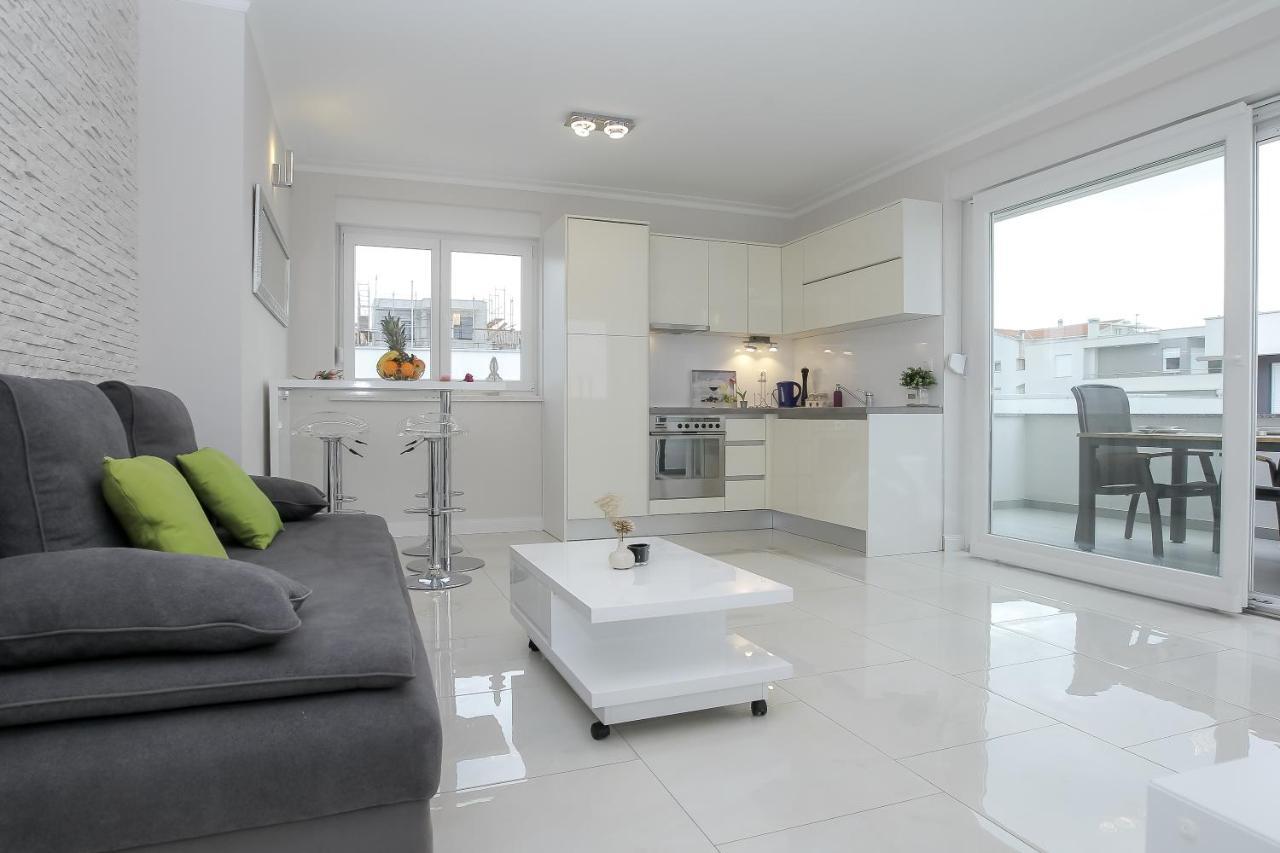 Apartments Tomana نوفاليا الغرفة الصورة